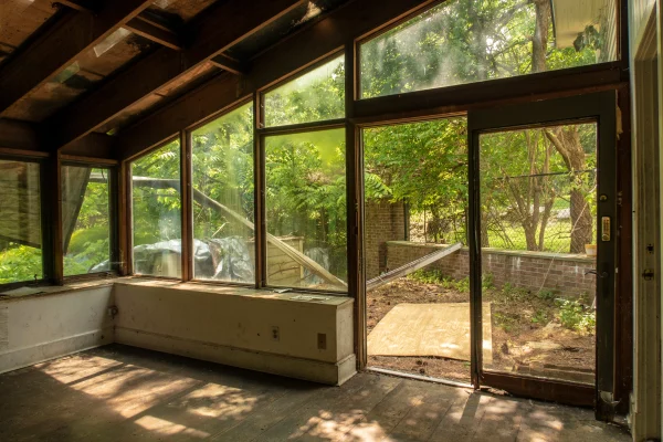 interior-of-an-abandoned-house-natural-light-2026-01-11-10-28-56-utc